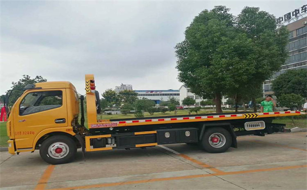郑州定远24小时拖车救援电话号码，定远道路救援公司怎么收费的